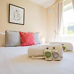 Nyaraló Townhouse With Parking Galway