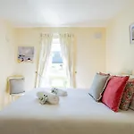 Townhouse With Parking Nyaraló