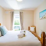 Townhouse With Parking