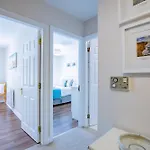 Townhouse With Parking Nyaraló *