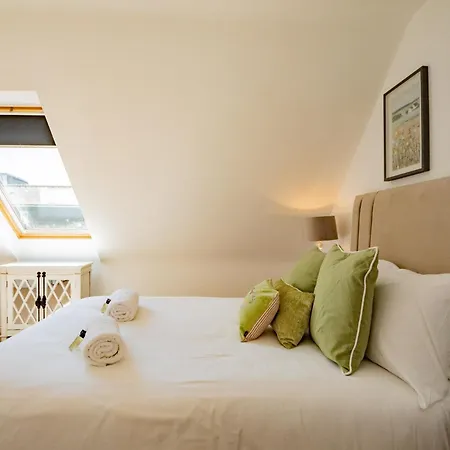 Townhouse With Parking Дом отдыха *