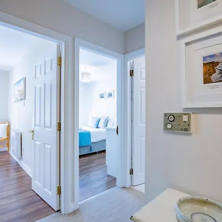 Townhouse With Parking בית נופש *