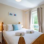 Feriehus Townhouse With Parking Galway