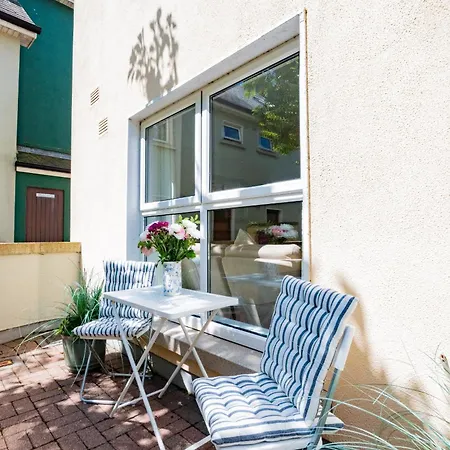 Townhouse With Parking Feriehus Galway