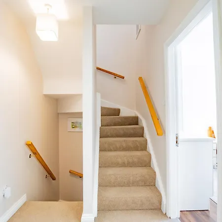 度假居 Townhouse With Parking 戈尔韦