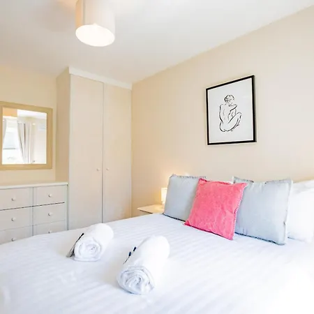 Townhouse With Parking * 戈尔韦