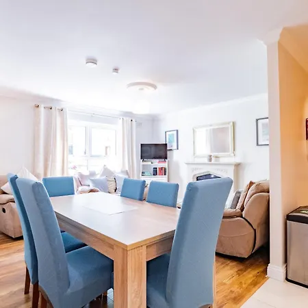 Townhouse With Parking 度假居 *