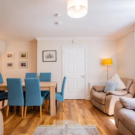 Townhouse With Parking