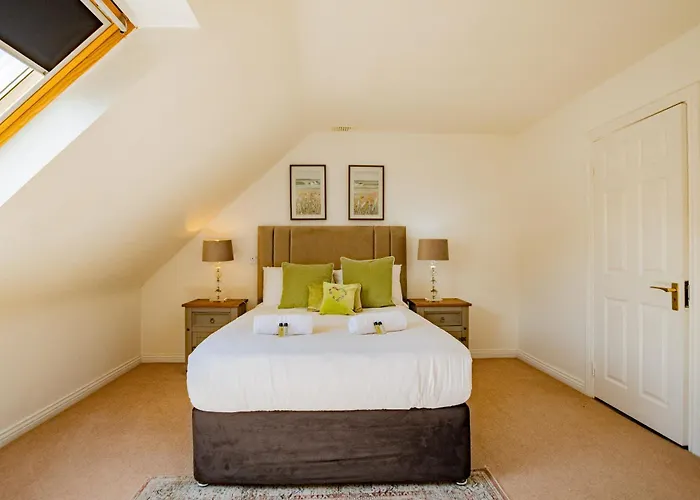 Hébergement de vacances Townhouse With Parking