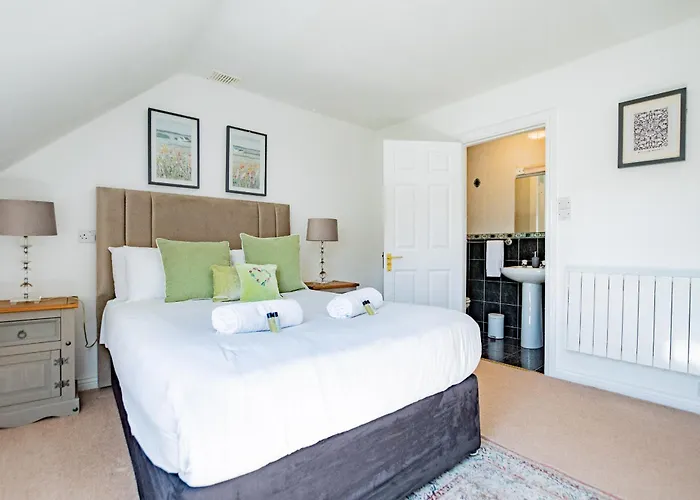 Townhouse With Parking * Galway