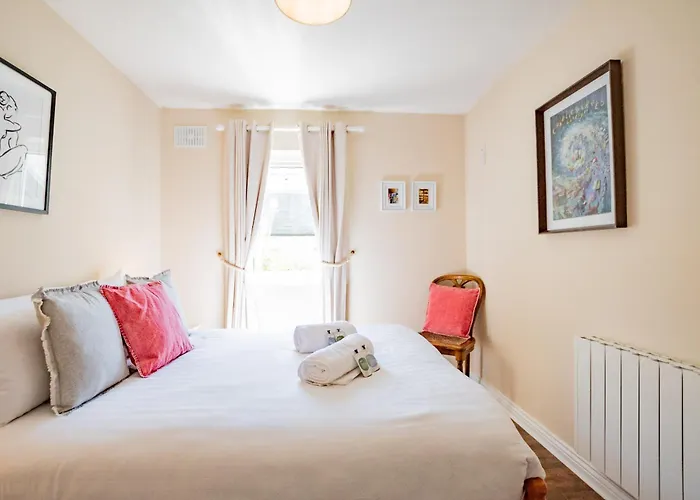 Townhouse With Parking Hébergement de vacances Galway