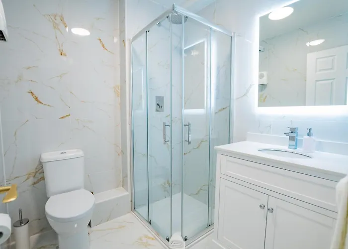 Townhouse With Parking Feriehus