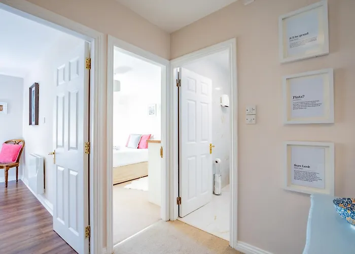 Feriehus Townhouse With Parking Galway