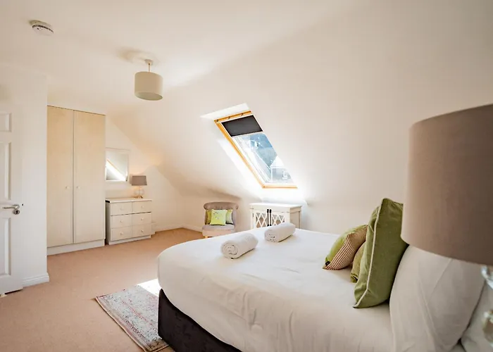 Townhouse With Parking * Galway