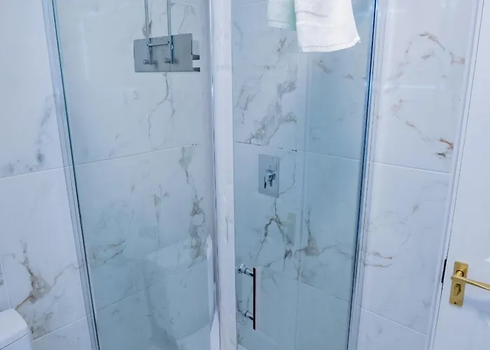 Townhouse With Parking Hébergement de vacances *