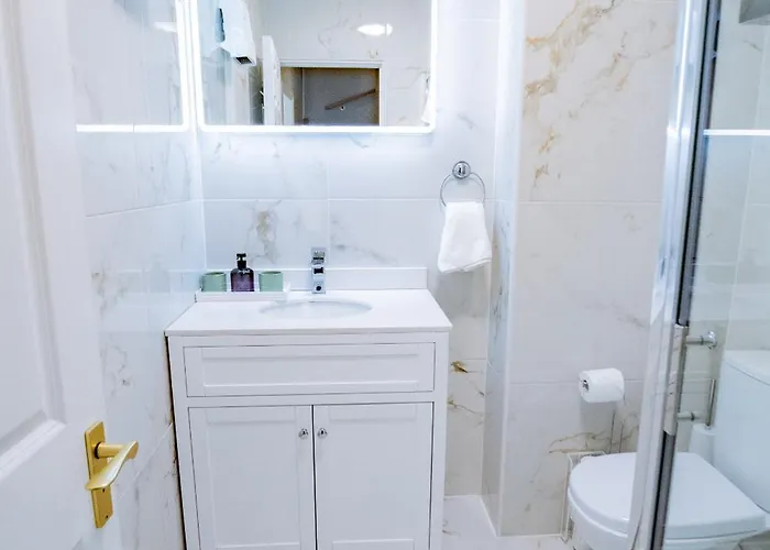 Townhouse With Parking * Galway