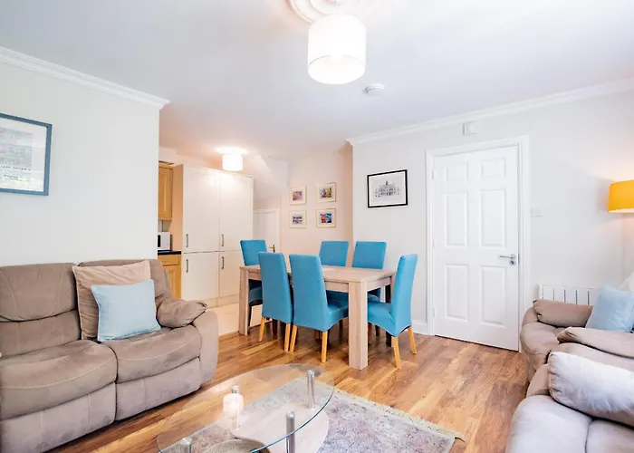 Townhouse With Parking