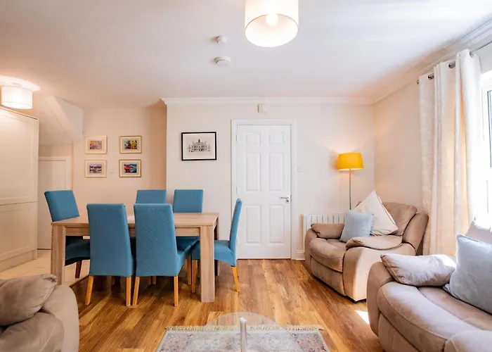 Townhouse With Parking