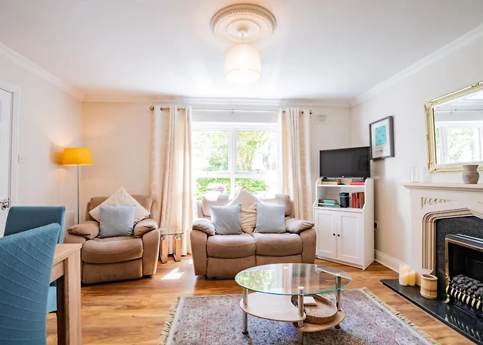 Townhouse With Parking Hébergement de vacances *