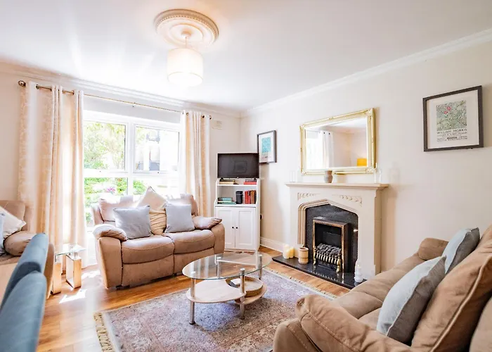 Townhouse With Parking Hébergement de vacances